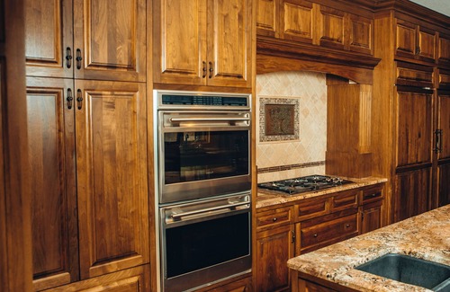 Calgary-Edmonton Corridor Villa | Beautiful, large green area, luxurious rooms, halls for workshops and events