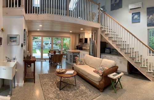 Stuart House | Beautiful Large Sun-drenched Artist Loft Studio