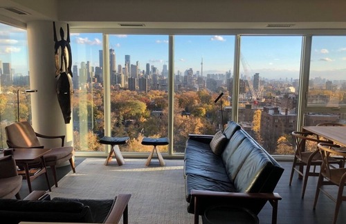 South Hill Condo | Beautiful Light-filled Apartment with Spectacular Views of Toronto