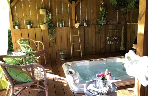 Biscarrosse Villa | Beautiful location on the lake heated pool jacuzzi Air conditioning and bicycles