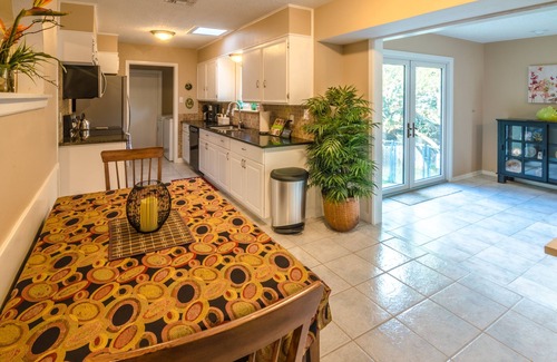 North San Antonio - SAT House | Beautiful location near the Airport, with good size POOL and KARAOKE