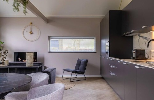 Oirschot House | Beautiful lodge with a nice terrace