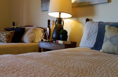 Blackford Bed & Breakfast | Beautiful Lodge with spectacular views in Western Kentucky
