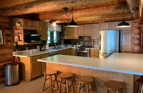 Grenville Cabin | Beautiful Log Cabin at Pickerel Lake South Dakota