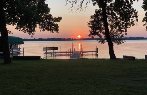 Grenville Cabin | Beautiful Log Cabin at Pickerel Lake South Dakota