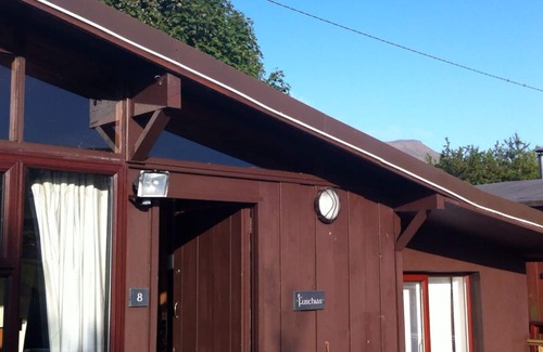 Camp House | Beautiful log cabin, nestled in the quiet mountains overlooking the sea