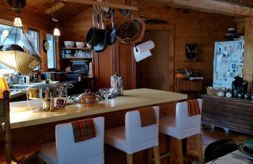 Sutton House | Beautiful Log Cabin Overlooking Blaisdell Lake! Sleeps 12, Private Beach