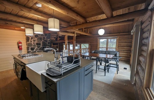 Grand Marais Cabin | Beautiful Log Cabin on Saganaga Lake
