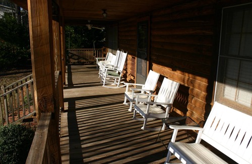 Leesville House | Beautiful Log Cabin with Private Dock and Boat Ramp