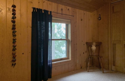 Pequot Lakes Cabin | Beautiful Log Home on Peaceful Middle Cullen Lake with Additional Guest Cabin
