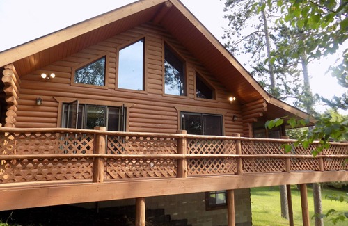 Pequot Lakes Cabin | Beautiful Log Home on Peaceful Middle Cullen Lake with Additional Guest Cabin
