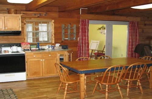 Perham House | Beautiful log home, with impressive view on Big Pine Lake near Perham, MN.