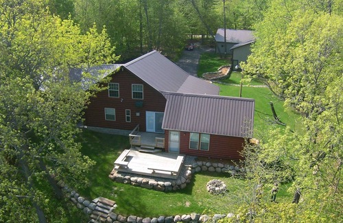 Perham House | Beautiful log home, with impressive view on Big Pine Lake near Perham, MN.