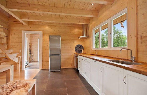 Vaxtorp Cabin | Beautiful log house. sauna and annex. big garden. close to nature. Pet friendly.