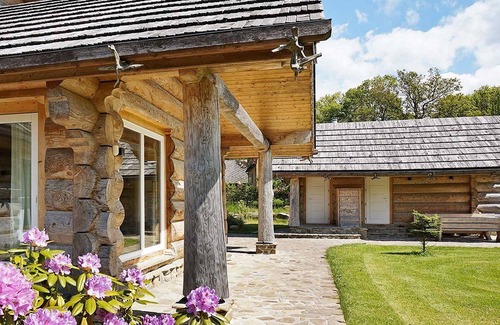 Vaxtorp Cabin | Beautiful log house. sauna and annex. big garden. close to nature. Pet friendly.