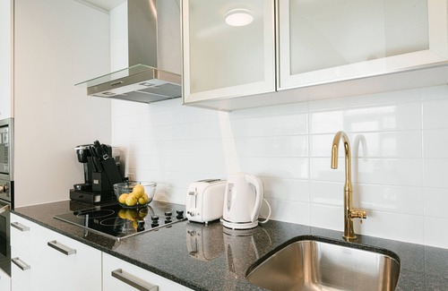 Toronto Entertainment District Apartment | Beautiful Luxurious Modern Condo
