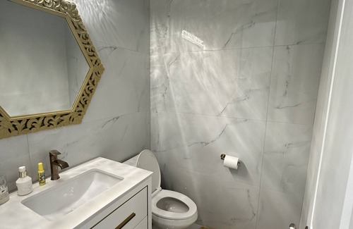 Aurora House | Beautiful luxury home in Aurora Ontario. In a great and quiet neighborhood