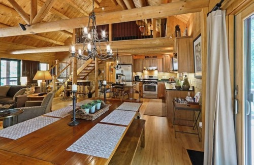 Lauderdale Lakes Cabin | Beautiful Luxury Lake House Log Cabin 4 bed 3 bath
