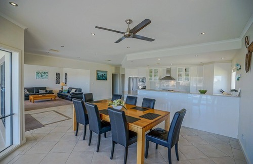 Wallaroo House | Beautiful marina property with own pontoon