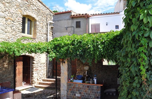 Palau-Saverdera Villa | Beautiful Masia with stunning views and a large private pool