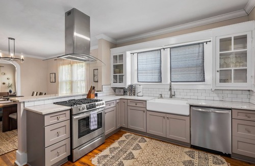 Mid City South House | Beautiful Midcity Marvel 2BR 1BA Near LSU Downtown