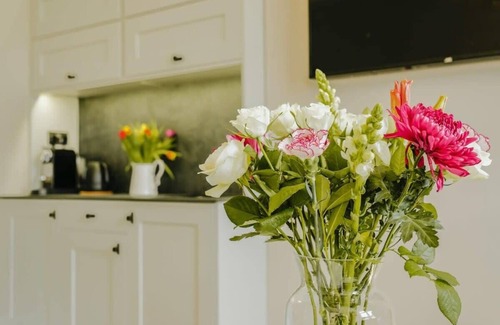 Cotham Apartment | Beautiful modern 3 bed apartment in great location in Bristol!