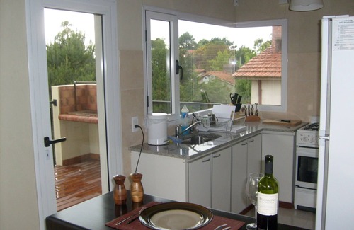 Ostende House | Beautiful Modern Beach House 5 short blocks from Ocean, Mar de Ostende, Pinamar