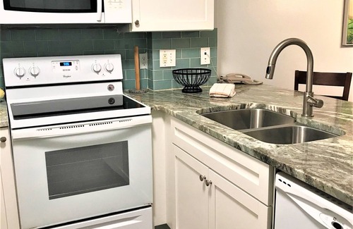 Orange Beach Condo | BEAUTIFUL MODERN/COZY BEACHFRONT CONDO!