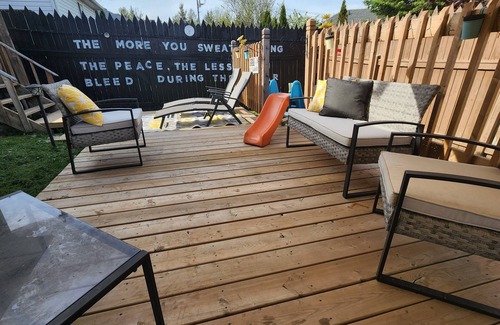 Peterborough House | Beautiful modern home with Hotub