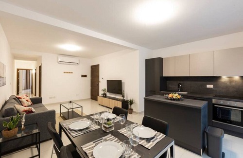 Ta' Xbiex Apartment | Beautiful Modern Central 2BR Apt