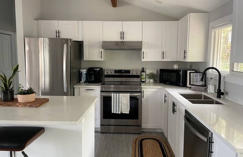 Frontenac Cottage | Beautiful modern cottage on Cranberry Lake