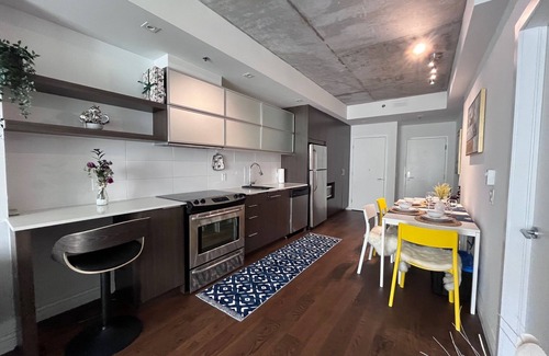 Mont-Royal Condo | Beautiful, modern condo, fully furnished and equipped, 20 mins from Downtown MTL