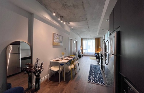 Mont-Royal Condo | Beautiful, modern condo, fully furnished and equipped, 20 mins from Downtown MTL