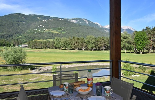 Pra Loup Apartment | Beautiful modern apartment at the Golf with terrace and parking