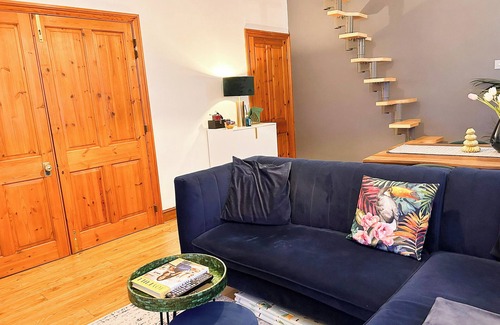 Bushey Apartment | Beautiful, modern home in Hertfordshire
