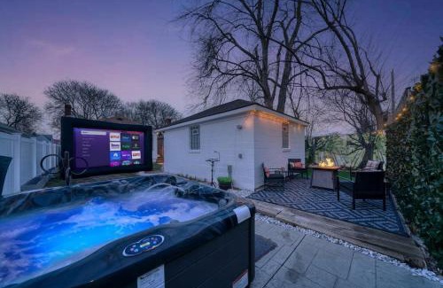 Ferndale House | Beautiful Modern home with all year use HOT TUB, Pool table, Game room, & Propane fire pit!