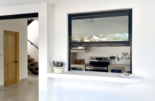 Samara Villa | Beautiful modern house - walk to the beach and to town