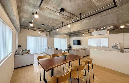 Hiroshima City Centre Apartment | Beautiful Modern Apt City Center for 10Ppl