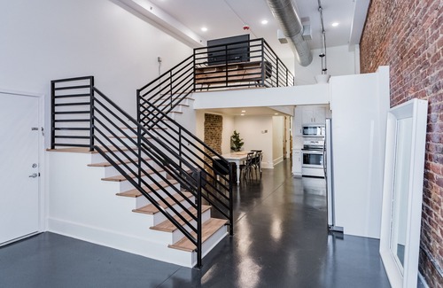 Civil Rights Historic District House | Beautiful Modern loft in downtown theatre district