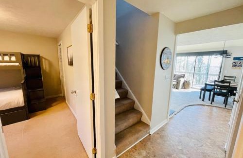 Wintergreen Apartment | Beautiful Mountain Getaway - Walk to Everything!