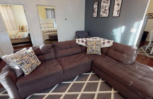 Nelsonville Cottage | Beautiful Nelsonville Cottage near Hocking Hills area, close to Historic Square