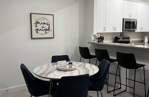 Gateway House | Beautiful New 3BR/3BA in FM! Ask me about Snowbirds Special!