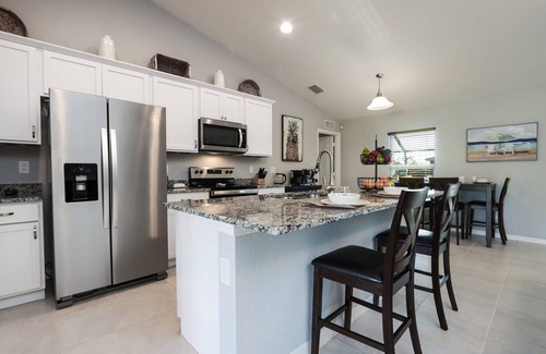 Jacarandas House | Beautiful New Construction Sun and Fun