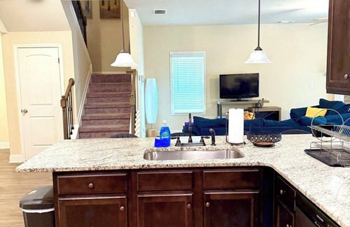 Lovejoy House | Beautiful New Cozy Home in a Gated Community
