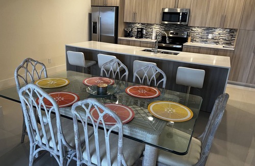 Majestic Palms Condo | Beautiful new fully furnished condo just minutes from Sanibel/Captiva beaches!
