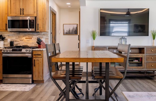 Cody House | Beautiful NEW home close to downtown Cody! Sleeps up to 8.