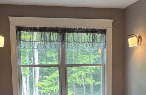Windham House | Beautiful new home in the gateway to the lake region!