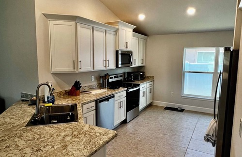 Cocoa House | Beautiful new house - 4bed 2bath