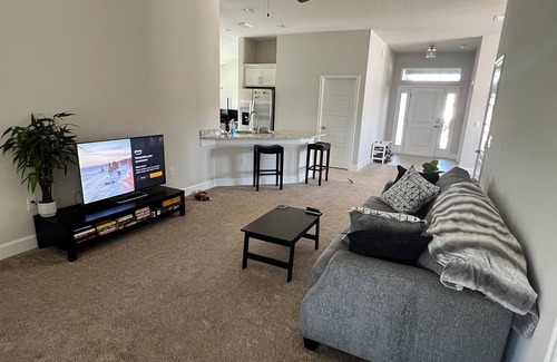 Cocoa House | Beautiful new house - 4bed 2bath
