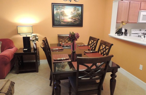 Ruskin House | Beautiful New Luxury Townhome with Private Beach and Swimming Pools